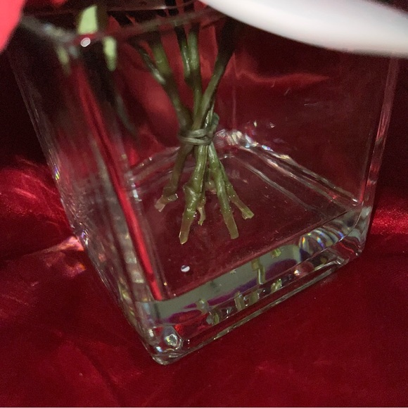 Collection Roses🌹Glass Vase. NWT - Picture 3 of 7